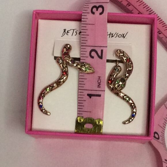 NIB BETSEY JOHNSON GOLD TONE SNAKE RAINBOW RHINESTONE DANGLE EARRINGS - Picture 7 of 7